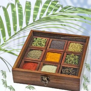 Caja de madera con acabado natural y tapa para guardar hierbas, especias, condimentos e ingredientes secos de cocina. - Product Image 2