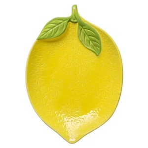 Service de vaisselle créatif en céramique jaune en forme de citron, comprenant un saladier, un bol à dessert et une assiette à fruits. - Product Image 2