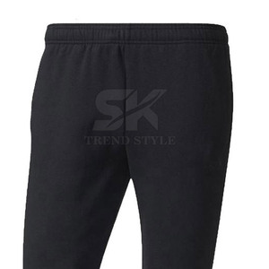 Conjuntos Deportivos para Hombre Cómodos y Transpirables, Ropa Deportiva Ligera para Correr, Hechos en Pakistán - Product Image 4