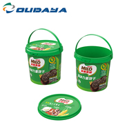 2.5L 2500ml Impresión Iml de grado alimenticio de alta calidad Diseño personalizado PP Cubo de plástico para galletas dulces y chocolate con tapa y Asa
