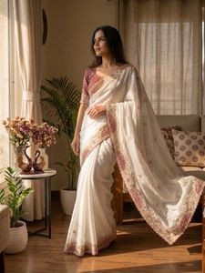 Magnifique sari en soie froissée avec broderies de sequins et de fils, imprimé Bandhej, et chemisier en chinon. - Product Image 3
