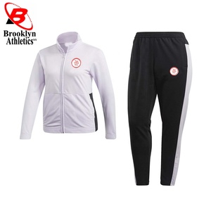 Conjuntos de sudadera con logotipo personalizado para mujer, trajes para correr en blanco, chándales al por mayor, 2022 - Product Image 1