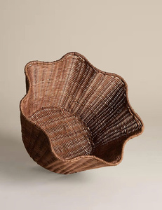 Elegante Frutero de Ratán Hecho a Mano con Diseño Festoneado para Hogares de Estilo Costero, Procedente de Vietnam - Product Image 2