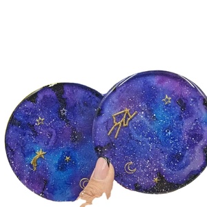 PRODUITS SOUS-VERRES Dessous de verre en résine de luxe faits à la main Tampons carrés de couleur personnalisables pour table Ensemble de tapis de cuisine Meilleur prix - Product Image 1