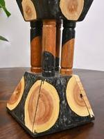 Support décoratif en bois et résine de qualité supérieure pour collection de bakhoor, idéal pour la parfumerie d'ambiance et la décoration religieuse élégante.