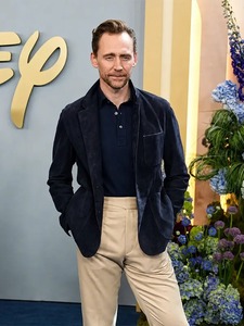 เสื้อแจ็คเก็ตหนังแท้ Tom Hiddleston รุ่น Upfronts ป้องกันลม ดีไซน์รักษ์โลก สไตล์สตรีทแวร์ หนังแท้ 100% ลายเรียบ หนาปานกลาง - Product Image 2