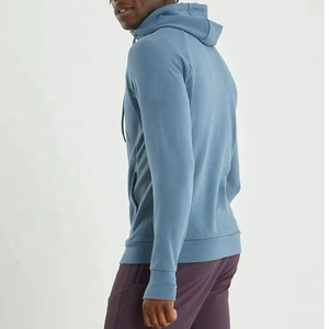 เสื้อแจ็คเก็ตวิ่งออกกำลังกายผ้าฟลีซสีพื้นแบบสลิมฟิตสำหรับผู้ชาย มีซิปและกระเป๋า พร้อมลายพิมพ์ดิจิทัล ขายส่ง - Product Image 4