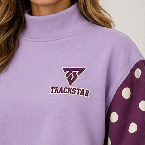 Conjunto de 2 piezas para mujer: Sudadera de cuello alto con hombros caídos y mangas de lunares color lavanda, y pantalones cortos a juego. Venta al por mayor personalizada. - Product Image 5