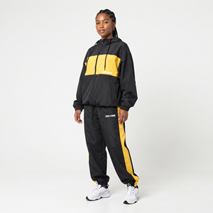 Ensemble survêtement coupe-vent personnalisé pour femme – Veste et pantalon imperméables en nylon léger – Vente en gros - Product Image 1