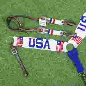 ชุดอุปกรณ์ขี่ม้าขนโมแฮร์ลายธงชาติอเมริกันของ USA Brading พร้อมหนังอาร์เจนตินา สายรัดอกขนาด 32 นิ้ว บังเหียนขนโมแฮร์สำหรับม้า - Product Image 6