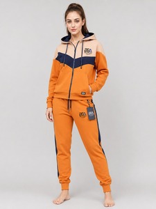 Conjunto Deportivo Personalizado para Mujer, Ropa Deportiva con Construcción de Calidad, Ajuste Cómodo y Apariencia Elegante para Equipos de Fitness - Product Image 1