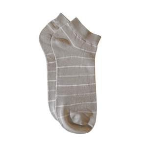 Chaussettes de course athlétiques de performance, paire gris et blanc, en maille respirante, avec soutien de la voûte plantaire, pour le sport et l'entraînement en salle de sport - Product Image 6