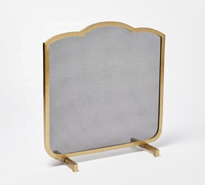 Protector de Chimenea Metálico con Borde Festoneado, Malla Fina Antichispas, con Marco de Acero Resistente, Protector de Hogar Independiente - Product Image 4