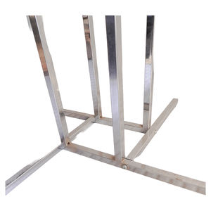 Expositor de ropa metálico moderno y resistente de Bros Display, soporte plegable para prendas, estante de exhibición de varias niveles para minoristas. - Product Image 5