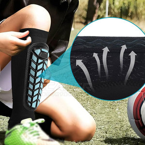 สนับแข้งฟุตบอลมืออาชีพ วัสดุ EVA น้ำหนักเบา ดีไซน์ยืดหยุ่น พร้อมแผ่นรองรับแรงกระแทก สำหรับการฝึกซ้อมและการแข่งขันระยะยาว - Product Image 6