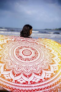 Tapiz Decorativo de Pared de Algodón con Estampado de Mandala en Degradado Naranja y Amarillo, por Indian Consigners - Product Image 5