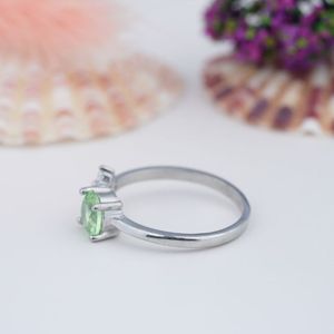 แหวนแต่งงานเงินแท้ 925 ชุบโรเดียม ประดับด้วยมอยส์ซาไนต์คุณภาพสูง สำหรับผู้หญิง พร้อมอัญมณีประจำเดือนเกิด เครื่องประดับชั้นดี - Product Image 2