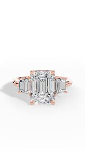 Meilleur prix pour une bague en argent 925 avec trois pierres émeraudes et diamants de laboratoire taillés en baguette fantaisie, fournisseur de bijoux fins en gros OEM - Product Image 3