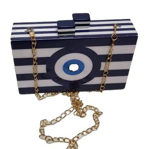 กระเป๋าคลัทช์อะคริลิคสุดเก๋ กระเป๋าเรซิ่น ดีไซน์สวยเก๋สำหรับผู้หญิง พร้อมสายโซ่โลหะยาว - Product Image 2