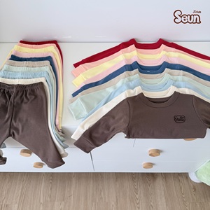 Conjunto de Ropa de Manga Larga para Niños SeunKids, Suave y Transpirable, de Poliéster Estampado, Ropa Casual Hecha en Vietnam - Product Image 5