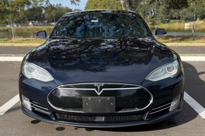 Suministros al por Mayor, Auto Híbrido Tesla Model S 85D Usado, con Volante a la Izquierda, al Precio Más Bajo - Product Image 6