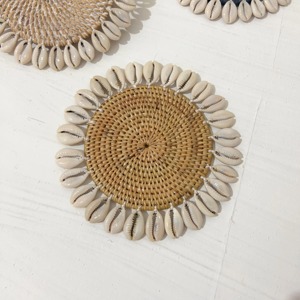 Hermoso Posavasos de Ratán con Detalles de Conchas Marinas, Ideal para Comedor, Ocasiones Especiales y Recepción de Invitados, de la India - Product Image 6
