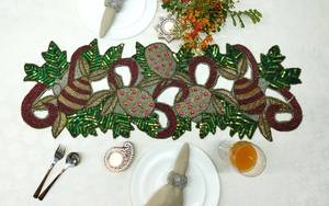 Handmade Embroidered Fabric <b>Table</b> <b>Runner</b> Customized <b>Green</b> Leaf Design Luxury Eco-Friendly Durable Lightweight 5mm Thickness Mat - Product Image 1
