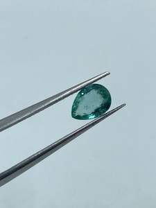 พลอยมรกตทรงลูกแพร์สีเขียวใสพิเศษ  ขนาด 0.79 กะรัต 5.20x7.20 มม. คุณภาพพรีเมียม สำหรับทำเครื่องประดับ จำหน่ายแบบขายส่ง - Product Image 3