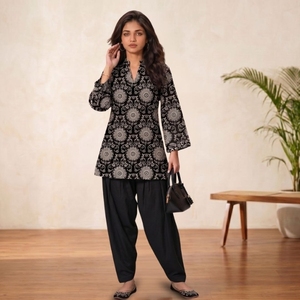 Conjunto coordinado de algodón suave marca Kiora con borde de encaje pesado y pantalón Farshi para mujer, de Royal Export - Product Image 2