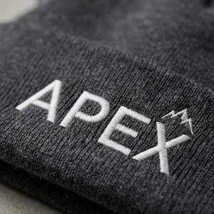 Bonnet en tricot côtelé gris anthracite personnalisé, bonnet d'hiver à revers, unisexe, extensible, avec logo brodé - Product Image 4