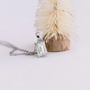 Collar con Colgante de Diamante Cultivado en Laboratorio con Corte Esmeralda de 1 Quilate, Plata de Ley, Joyería Minimalista para Novia o Aniversario, para Mujer - Product Image 4