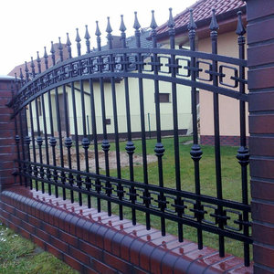 Paneles de valla de hierro forjado de alta calidad para exteriores con postes robustos, elegantes cercas de jardín y portones de celosía para una privacidad segura. - Product Image 2