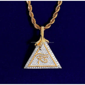 Colgante Triangular de Moda para Hombre y Mujer con Diamantes Moissanite VVS y Plata de Ley 925 - Product Image 1