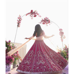 Lehenga Choli de Diseñador para Bodas con Lentejuelas y Bordado - Product Image 1
