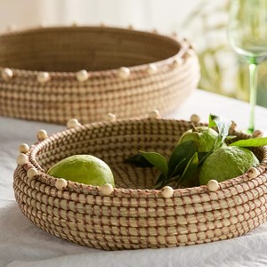 Cesta redonda vietnamita de mimbre con cuentas, tejida a mano, bandeja de servir de mimbre natural, organizador decorativo de almacenamiento - Product Image 2