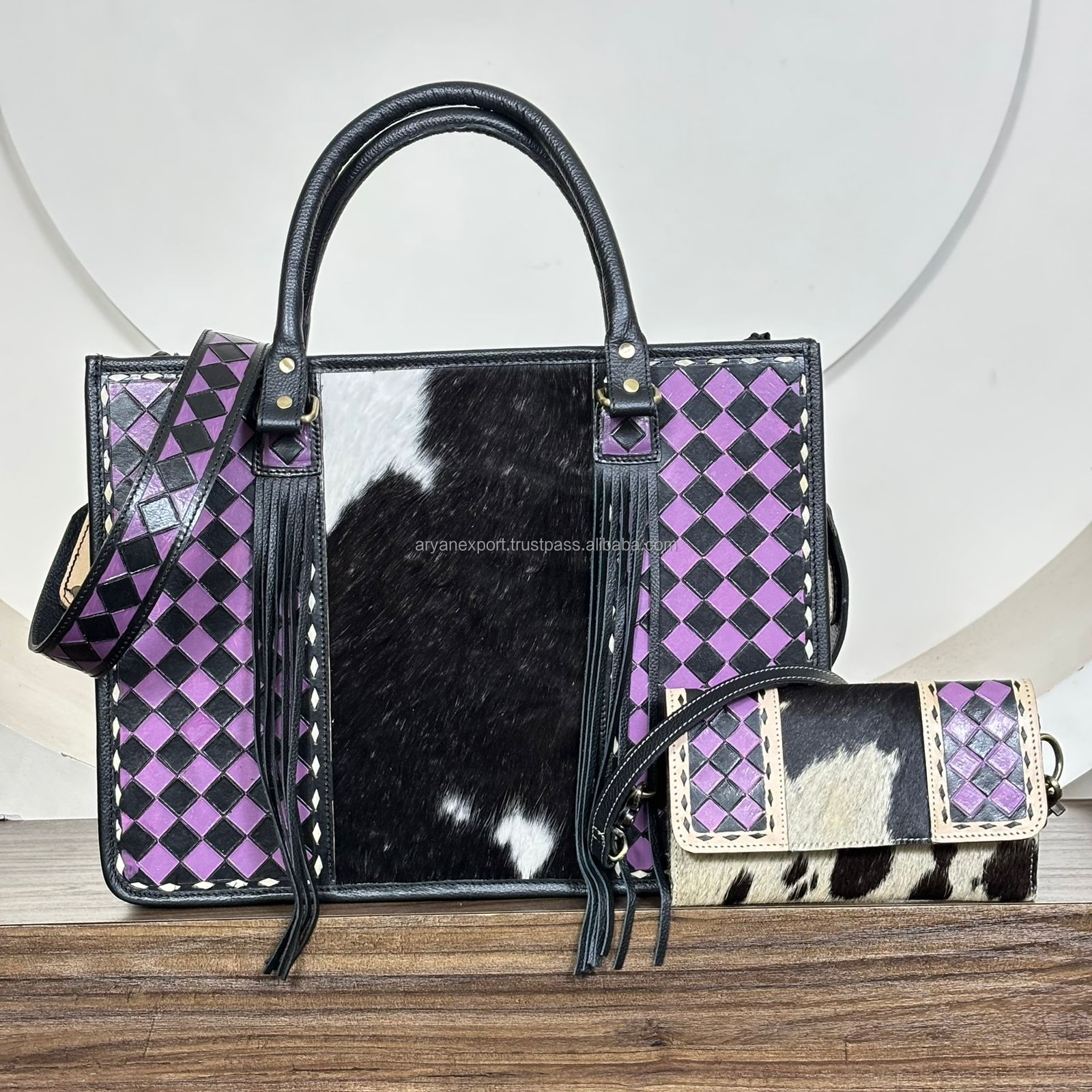 À carreaux violets et noirs