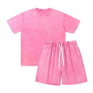 Ensemble t-shirt en coton premium et short respirant, idéal pour le quotidien, la gym et le style estival. Coupe confortable et tendance - Product Image 1