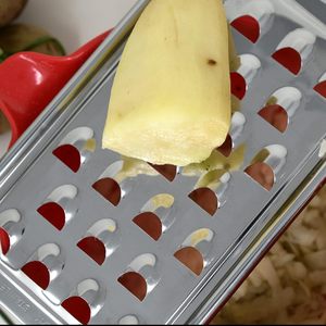 Râpe à pommes de terre en acier inoxydable avec poignée, râpe à légumes et à fromage multifonctionnelle pour la cuisine - Product Image 4