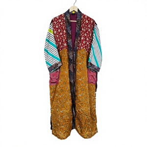 Kimono long bohème en soie japonaise traditionnelle pour femmes, vêtements de plage vintage à la mode avec patchwork pour les vacances d'été à la plage - Product Image 1