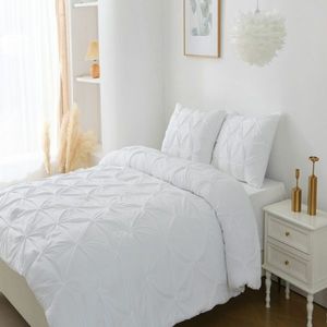 Set Copripiumino Alternativo al Piumino di Qualità Ospedaliera Super King con 2 Federe - Set Biancheria da Letto 3 Pezzi con Pregiato Lavoro Pintuck in Bianco - Product Image 5