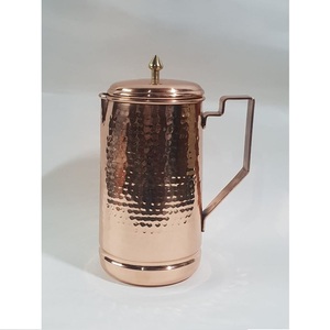 Ensemble de carafe à eau en cuivre pur martelé, écologique et artisanal, avec un design classique et des verres à eau assortis - Product Image 5
