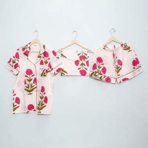 Hermoso y elegante conjunto de pijama corto de algodón hecho a mano en India, con estampado digital vintage, suave, para dormir, para mujer, primavera-verano - Product Image 1