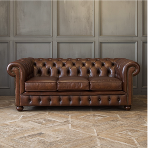 Sofá Chesterfield de Cuero Marrón de 3 Plazas, Proveedor de Fábrica, Sofá Clásico Acolchado para Vestíbulo de Hotel, Sala de Estar, Exportación - Product Image 1