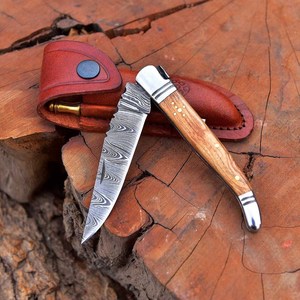 มีดพับเหล็กดามัสกัสทำมือ พร้อมปลอกหนัง มีดพกพา EDC สำหรับตั้งแคมป์ ด้ามไม้ ผลิตโดย Pasha Enterprises รับประกัน 3 ปี - Product Image 4