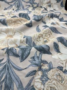 Nouveau tissu imprimé numérique en georgette de viscose 100% léger et au design magnifique pour la couture et la confection de vêtements - Product Image 2