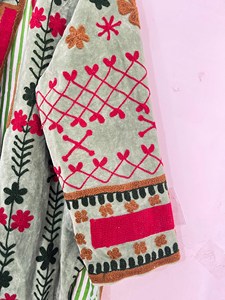 Chaqueta Larga de Terciopelo con Bordado Suzani para Mujer, Diseño Floral, Estilo Bohemio, Manga Larga, Cuello Alto, Ropa de Abrigo para Invierno - Product Image 4