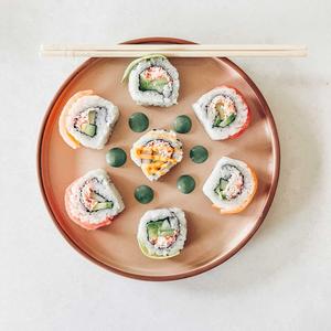 Assiette à dessert en céramique compacte de 8 pouces, finition brillante élégante et discrète, design empilable pour gagner de la place, idéale pour les pâtisseries et les friandises - Product Image 2