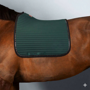 BRAND ZONE Tapis de selle polyvalent personnalisé confortable pour dressage et équitation anglaise, en velours avec rembourrage en mousse de polyester - Product Image 1