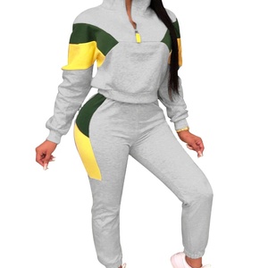 2023 à la mode femmes chaud Sexy coupe ajustée sweat à capuche survêtement ensemble couleur grise unie avec des patchs pour l'hiver - Product Image 1