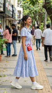Robe midi imprimée bleu clair avec col, manches courtes, coupe trapèze, taille élastique, style décontracté d'été, tissu tissé - Product Image 4